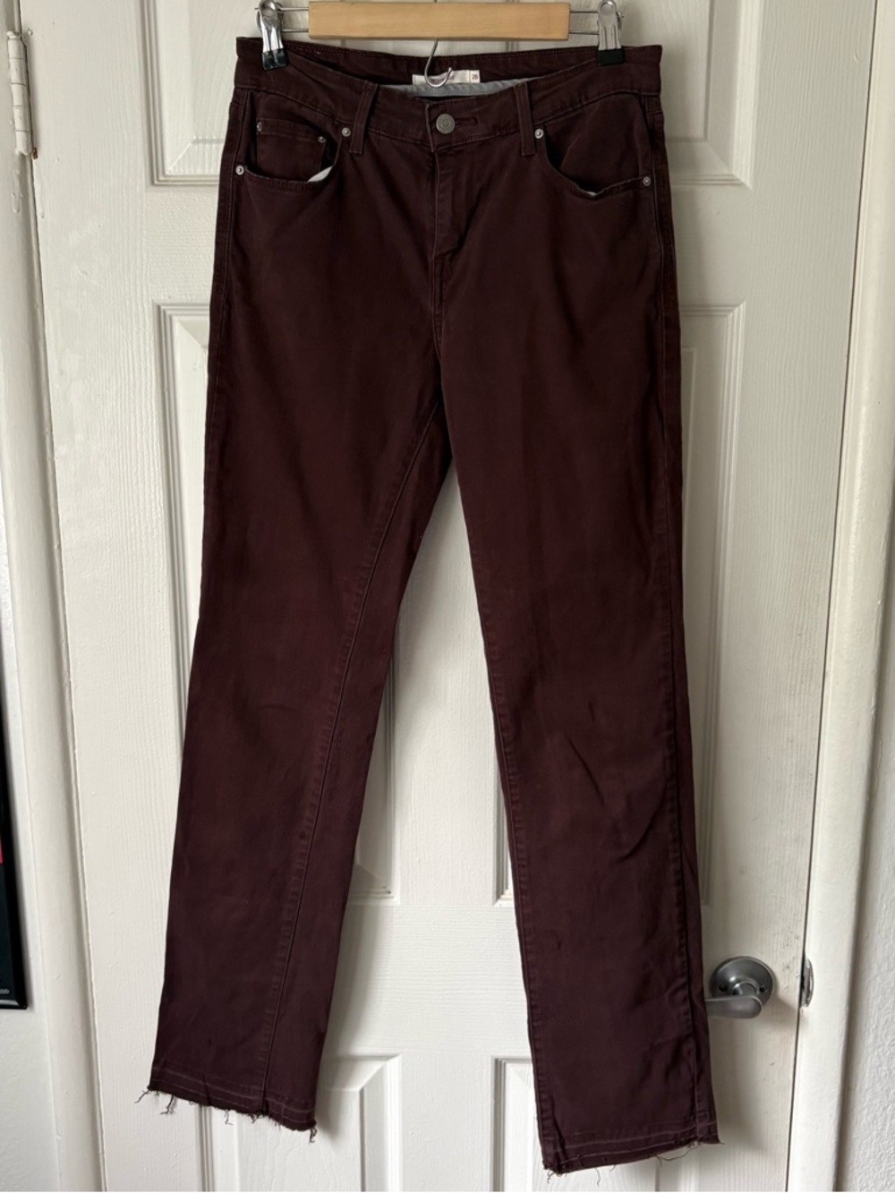 Levi's 505 Straight Leg Jeans Dark Brown size 28